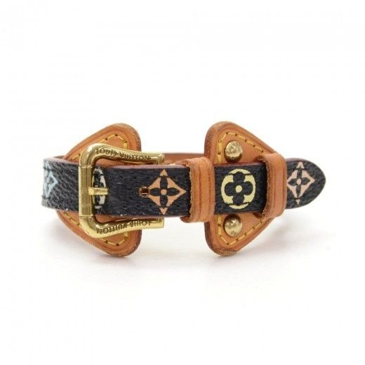 💯 Authentic LOUIS VUITTON mongrame leather bangle （分類：飾物及配件）位於 Hong Kong。 由 seasonalclearance 提交（商品編號 1286919886，圖片 2）。簡介： 美品分享，啱價才出售，衹賣不換。 ‼️serious buyers only 非誠勿擾。 ✳ 二手物件必然有使用痕跡， 驗屍官/介意勿拍🙏🏼 Used items have reasonable wear and tear. 📮 SF collect/buyer pay for delivery cost. 順豐到付/買家支付運費。 🚫貨物出門 恕不退換 NO RETURN NO REFUND 💭 Consider carefully before making an offer. 做個負責任的人 請三思才拍單。。