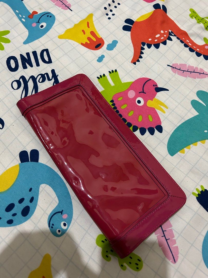 Authentic Tory Burch Pink Suki Wallet Clutch (Category: Luxury Bags & Wallets) located in Angeles City. Submitted by luxgood18 (Listing ID 1287022648, Image 3). Description: Tory Burch Pink Suki Wallet Clutch Excellent condition Authentic ✔️.