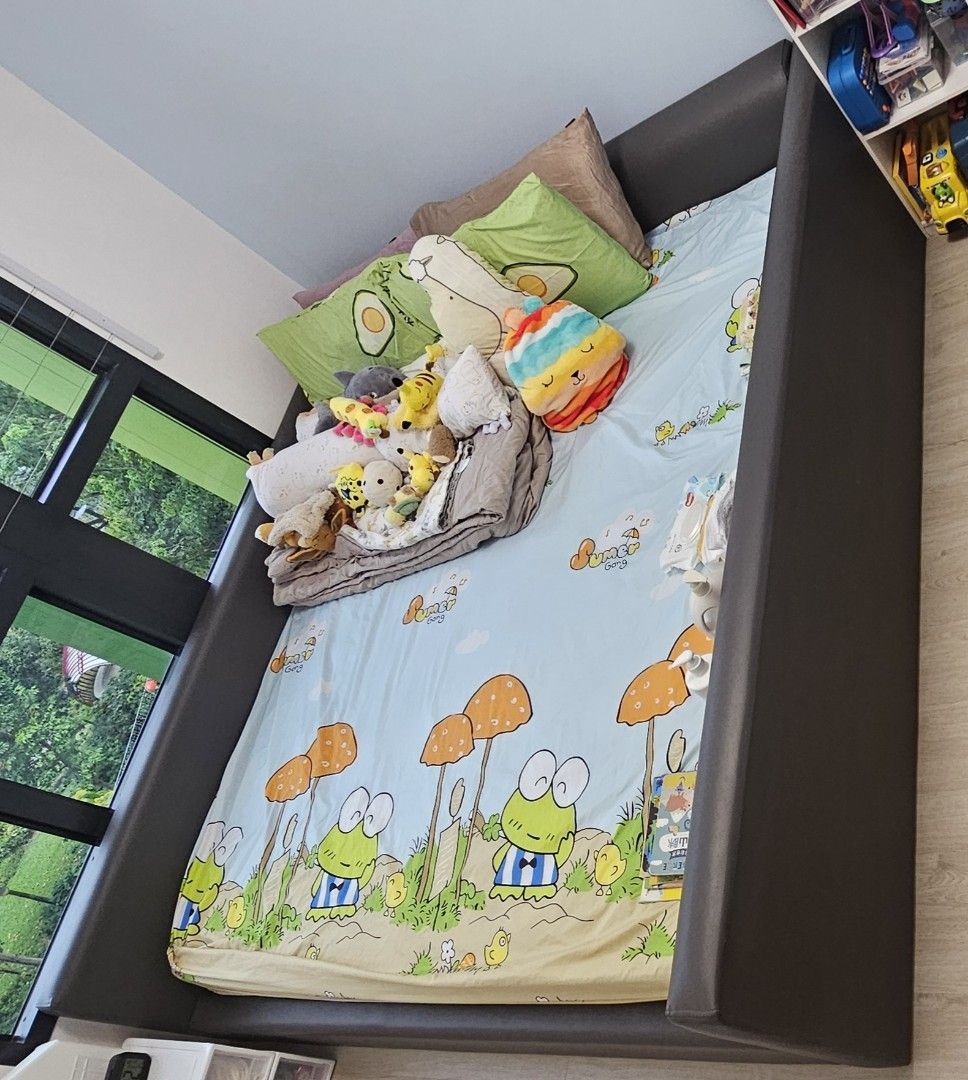 Baby bed clearance edge protection