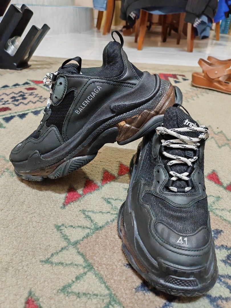 Balenciaga triple shop s pre distressed