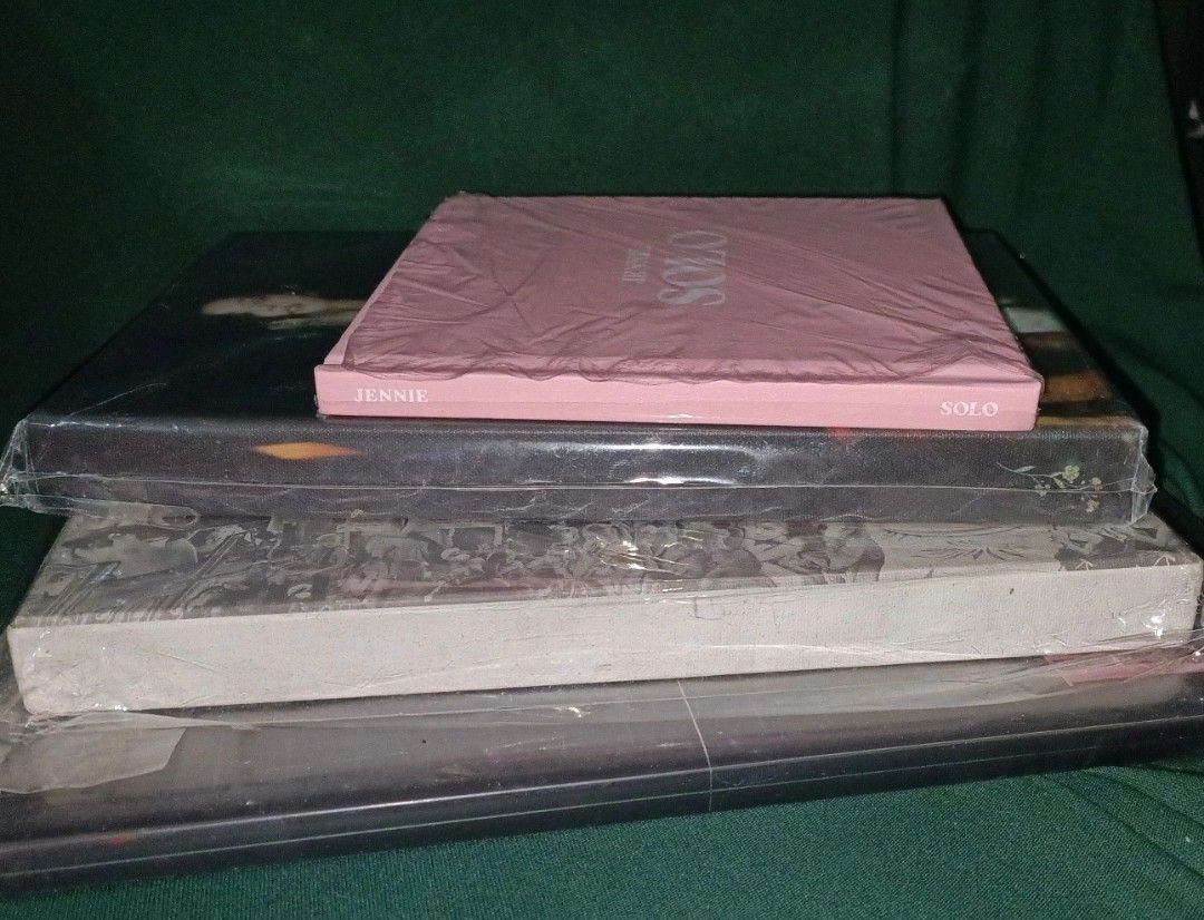 Blackpink albums (Category: CDs & DVDs) located in Tarlac. Submitted by sujibaee (Listing ID 1286974208, Image 1). Description: Jennie solo + jisoo set - 500 rose -r- 400 the album ver 1 and 2 set - 550 how u like that - 350.