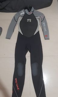 Body glove wetsuit for women