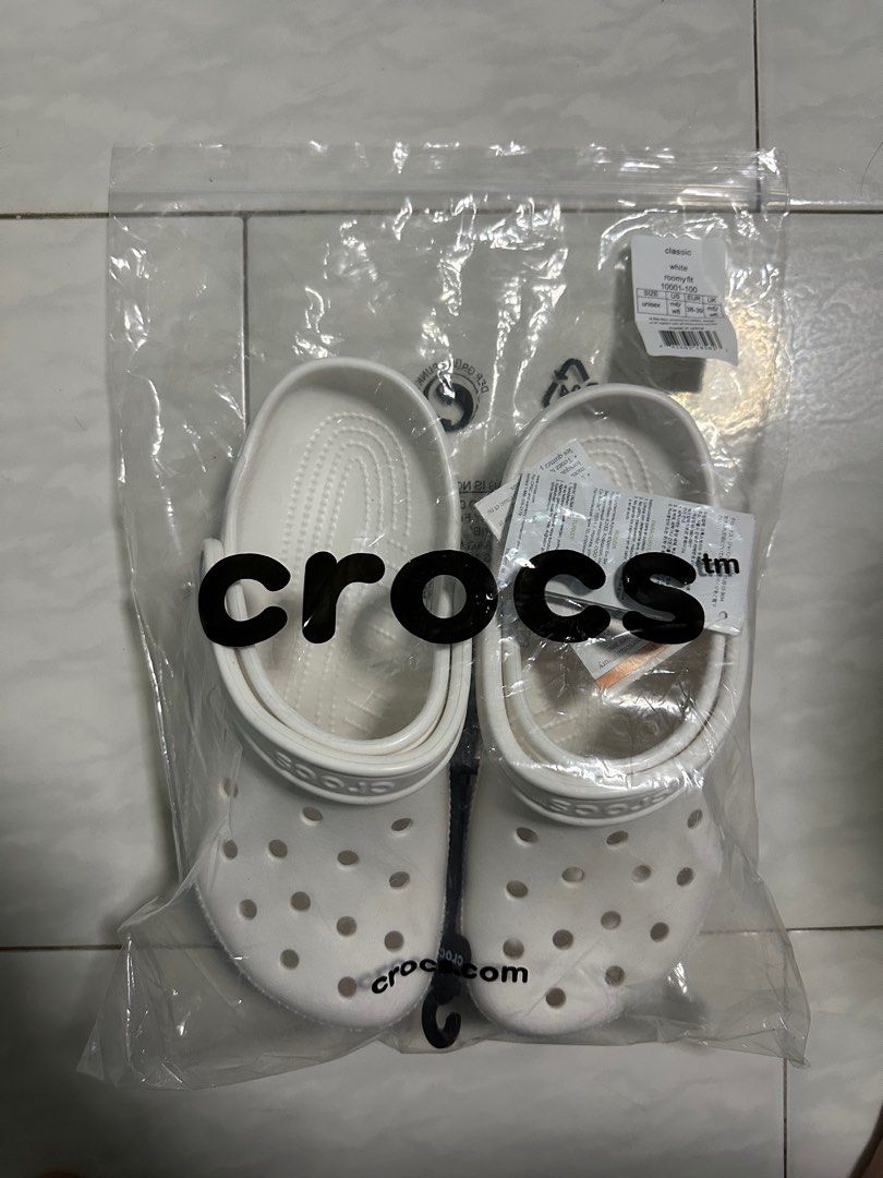 Crocs White Classic Clogs M6 W8 Roomy Fit