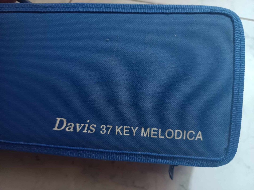 DAVIS 37 KEY MELODICA (Category: Musical Instruments) located in Cainta. Submitted by kd0529 (Listing ID 1286930614, Image 1). Description: Thrice lang nagamit bagong bago pa.
