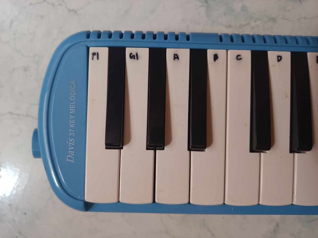 DAVIS 37 KEY MELODICA (Category: Musical Instruments) located in Cainta. Submitted by kd0529 (Listing ID 1286930614, Image 3). Description: Thrice lang nagamit bagong bago pa.