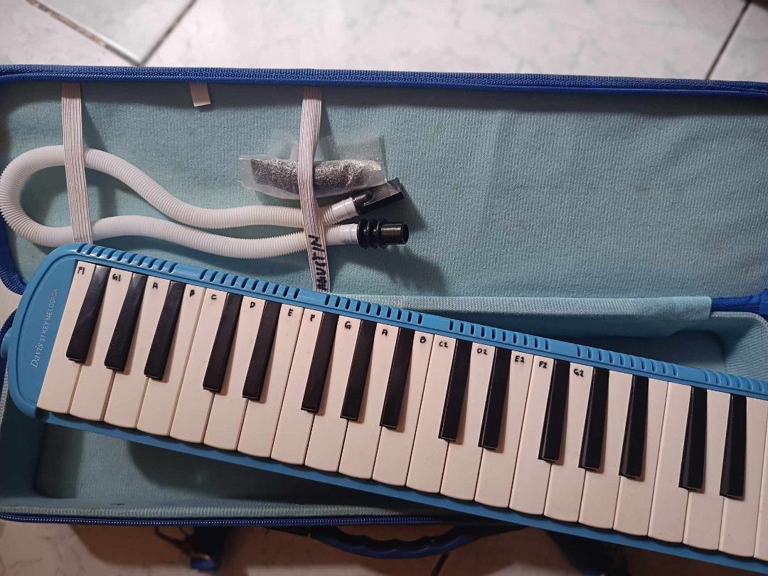 DAVIS 37 KEY MELODICA (Category: Musical Instruments) located in Cainta. Submitted by kd0529 (Listing ID 1286930614, Image 2). Description: Thrice lang nagamit bagong bago pa.