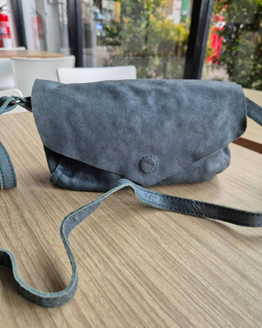 Esprit sling bag best sale