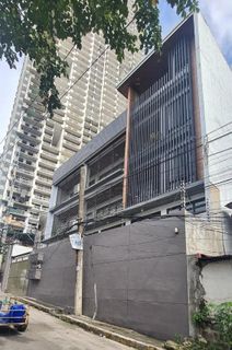 FOR SALE! 1,200 sqm 2 Floor House and Lot Building at Quezon City
