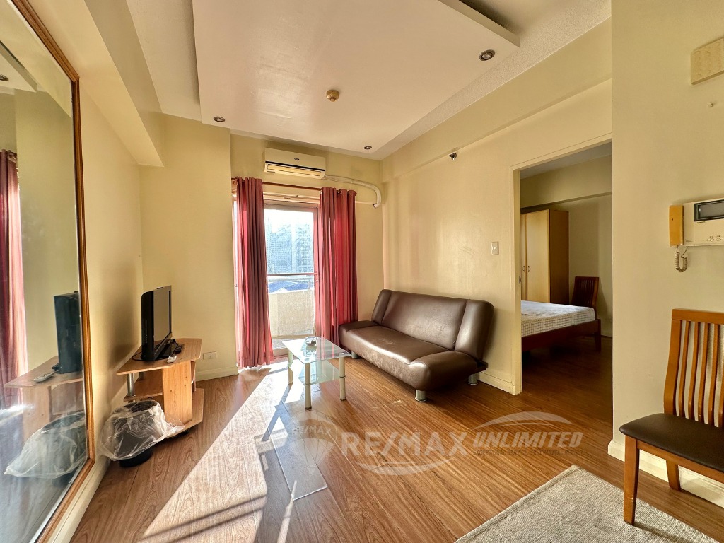 (Category: ) located in . Submitted by metrodwellings (Listing ID 1286912552, Image 1). Description: .