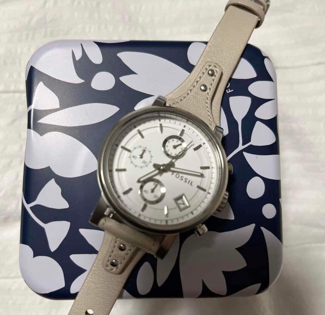 FOSSIL Boyfriend Watch ES3811 Women s Fashion Watches Accessories Watches on Carousell
