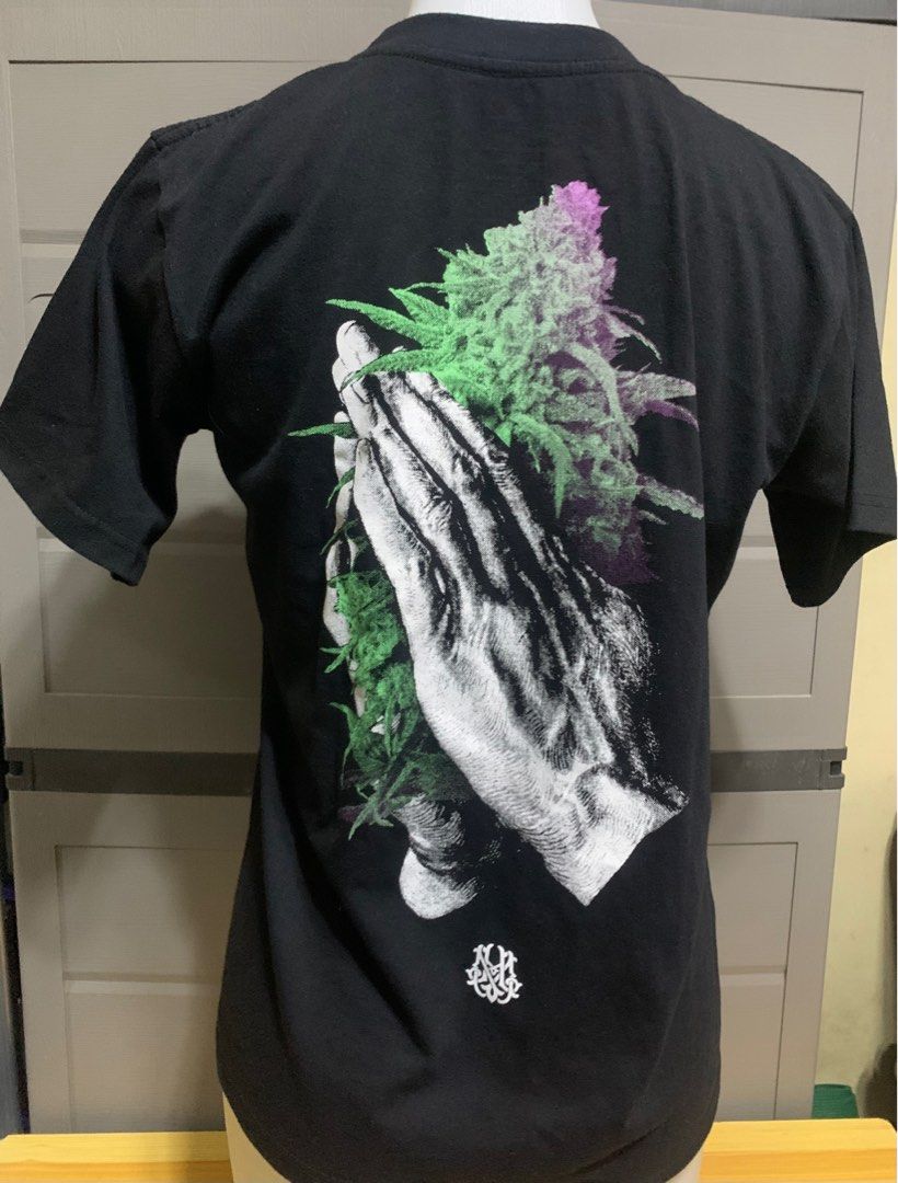 HighMinds “Blessed” Shirt (Category: Shirts) located in Makati City. Submitted by atarahlag (Listing ID 1286983414, Image 2). Description: Unisex Casual Style Streetwear.