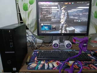 Murang computer outlet table