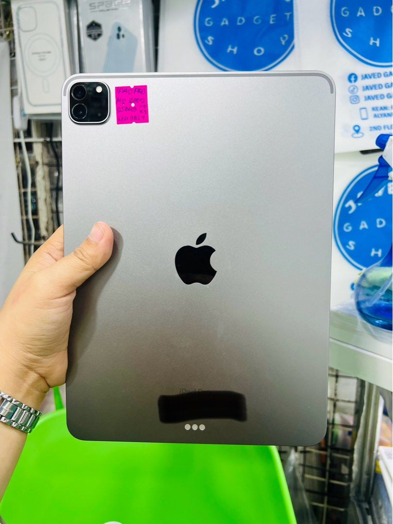 Ipad Pro M2 2022 256gb 11inch (Category: iPad) located in San Juan City. Submitted by javedsgadgetshop (Listing ID 1287049784, Image 1). Description: OPEN FOR INSTALLMENT VIA CREDIT CARD/GGIVES & SWAP/TRADE-IN! WE BUY AND SELL ( ANYKINDS OF UNIT BINIBILI PO NAMIN)! PTPA : Padelete po f bawal Read ❗️Onhand ‼️ Ipad Pro M2 2022 (11inch) •256gb •NTC Variant •Good batt health •Factory Unlock •95% Smoothness •No hidden issue | No Repaired •100% Authent