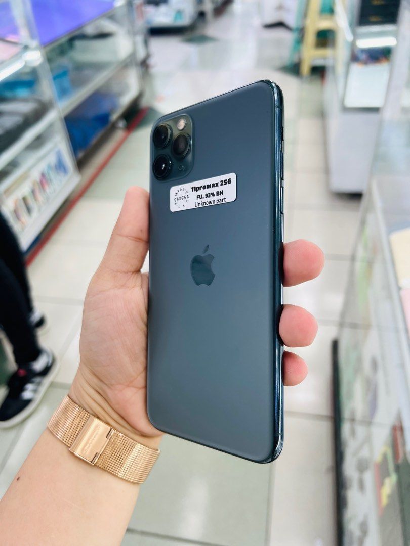 Iphone 11 Pro Max 256gb 93% bh Palit LCD lang (Category: iPhone 11 Series) located in San Juan City. Submitted by javedsgadgetshop (Listing ID 1287064926, Image 2). Description: OPEN FOR INSTALLMENT VIA CREDIT CARD/GGIVES & SWAP/TRADE-IN! WE BUY AND SELL ( ANYKINDS OF UNIT BINIBILI PO NAMIN)! PTPA : Padelete po f bawal Read ❗️Onhand ‼️ Iphone 11promax (Palit LCD) •256gb •NTC Variant •93% batt health •Factory Unlock •95% Smoothness •No hidden issu