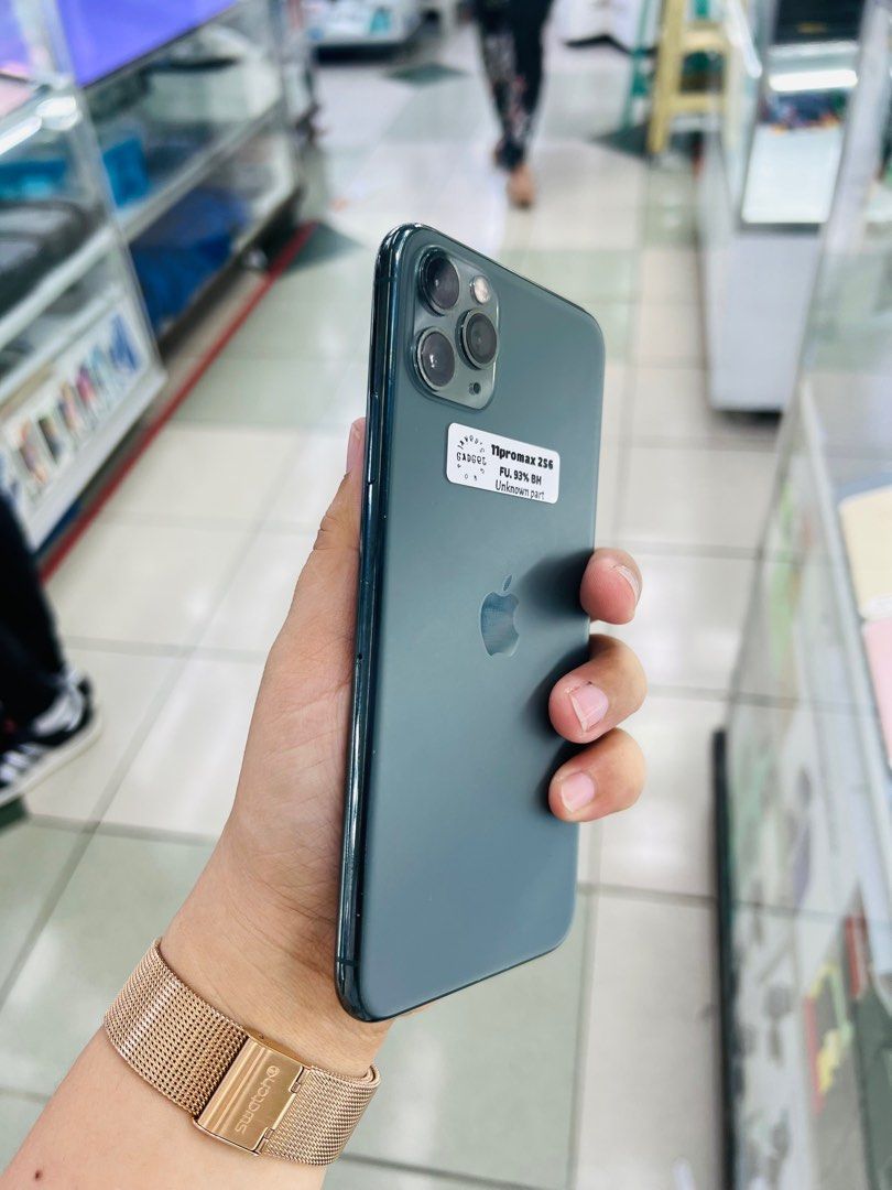 Iphone 11 Pro Max 256gb 93% bh Palit LCD lang (Category: iPhone 11 Series) located in San Juan City. Submitted by javedsgadgetshop (Listing ID 1287064926, Image 3). Description: OPEN FOR INSTALLMENT VIA CREDIT CARD/GGIVES & SWAP/TRADE-IN! WE BUY AND SELL ( ANYKINDS OF UNIT BINIBILI PO NAMIN)! PTPA : Padelete po f bawal Read ❗️Onhand ‼️ Iphone 11promax (Palit LCD) •256gb •NTC Variant •93% batt health •Factory Unlock •95% Smoothness •No hidden issu