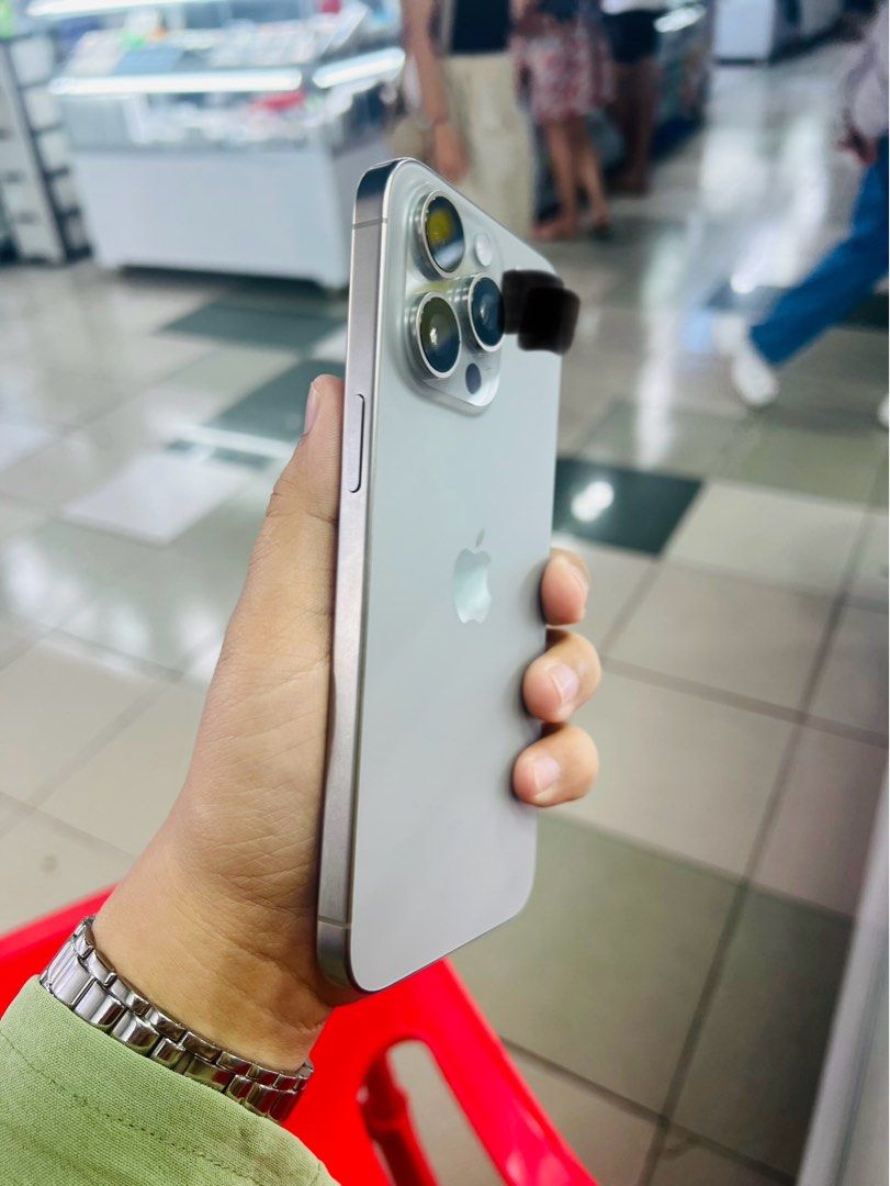 Iphone 15 Pro Max 256gb Dualsim (Category: iPhone 15 Series) located in San Juan City. Submitted by javedsgadgetshop (Listing ID 1287048753, Image 3). Description: OPEN FOR INSTALLMENT VIA CREDIT CARD/GGIVES & SWAP/TRADE-IN! WE BUY AND SELL ( ANYKINDS OF UNIT BINIBILI PO NAMIN)! PTPA : Padelete po f bawal Read ❗️Onhand ‼️ Iphone 15promax (Dualsim) •256gb •HK Variant •100% batt health •Factory Unlock •95% Smoothness •No hidden issue | No Repaired 