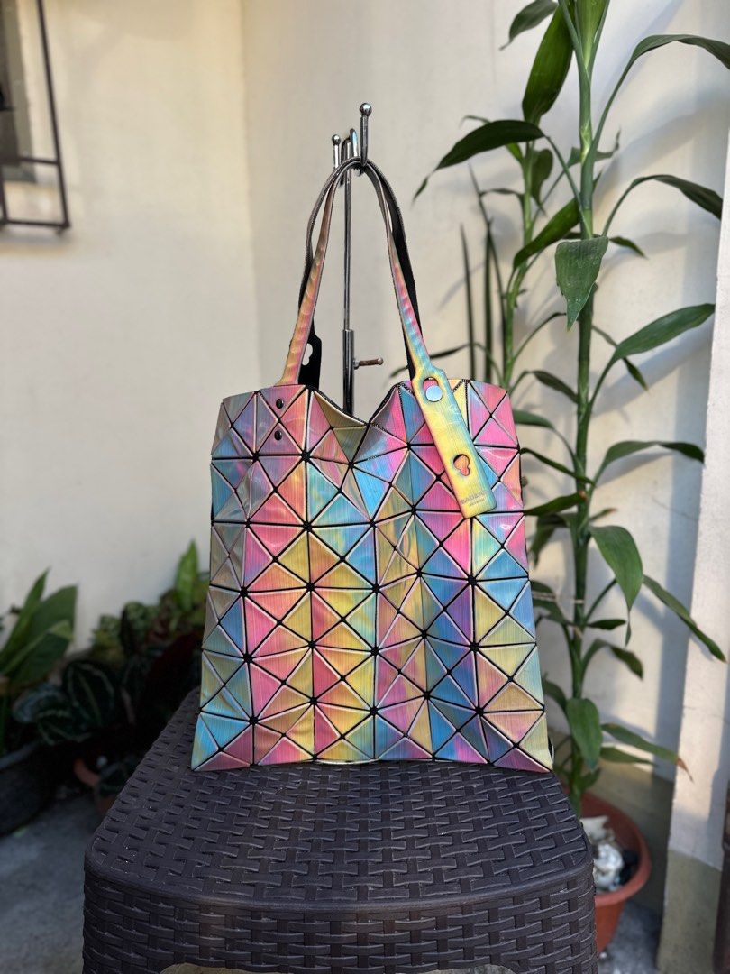 Bao bao hotsell pleats bag