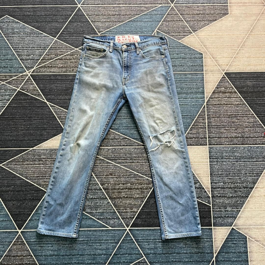 Levis waist 33 Men s Fashion Bottoms Jeans on Carousell