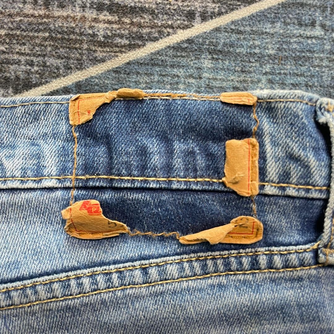 Levis shop 33 waist