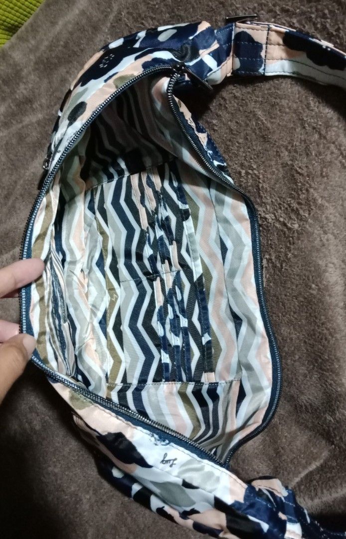 Lug boomerang sling clearance bag