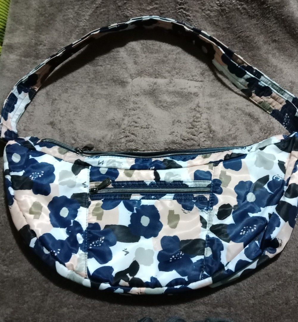 Lug hot sale boomerang bag