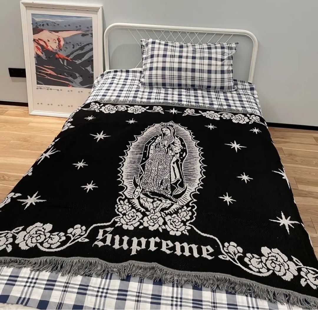 Supreme Virgin Mary Blanket Supreme Virgin Mary Blanket 赤 Supreme