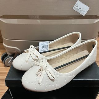 (Category: ) located in . Submitted by ab.closet (Listing ID 1286952411, Image 1). Description: .