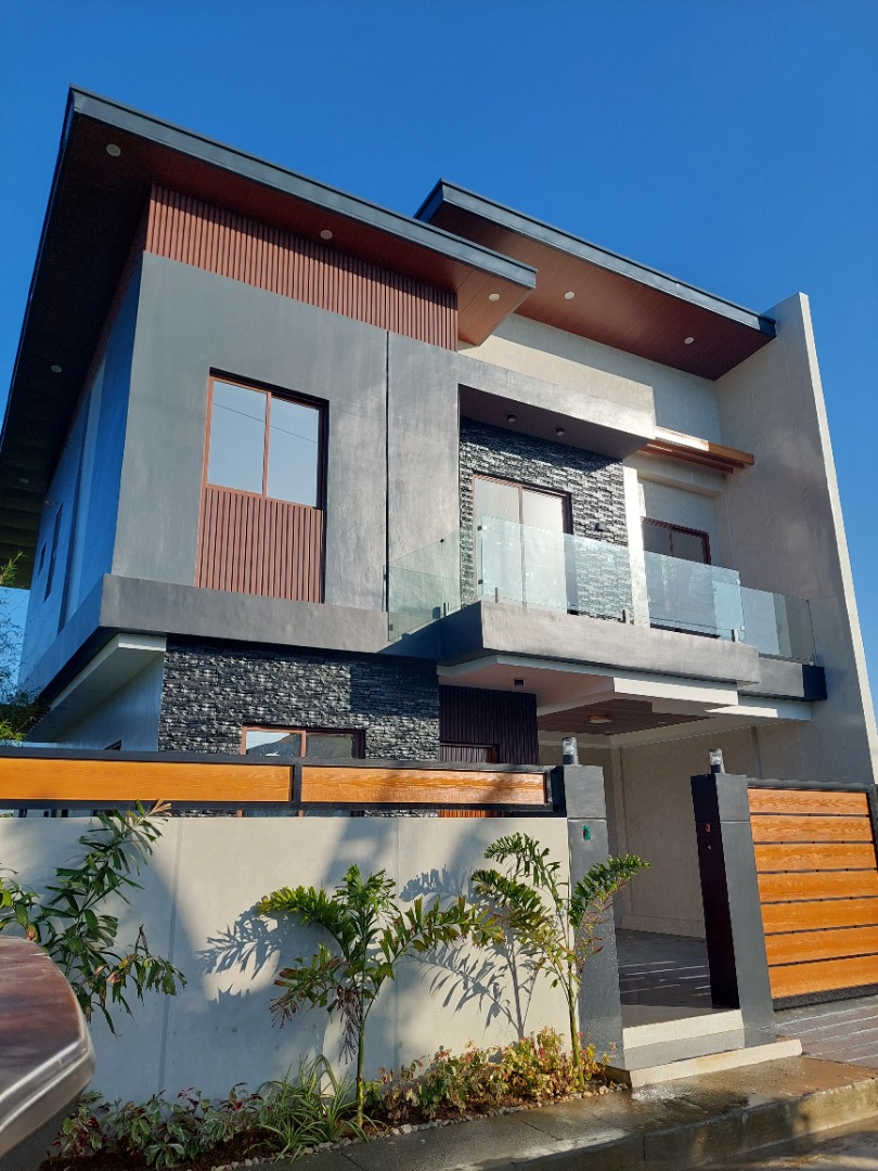 Residential Commercial Building For Sale at Karangalan Village Pasig