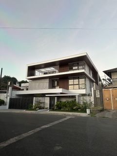 Modern House with Swimming Pool for Sale in Mira Nila Quezon City