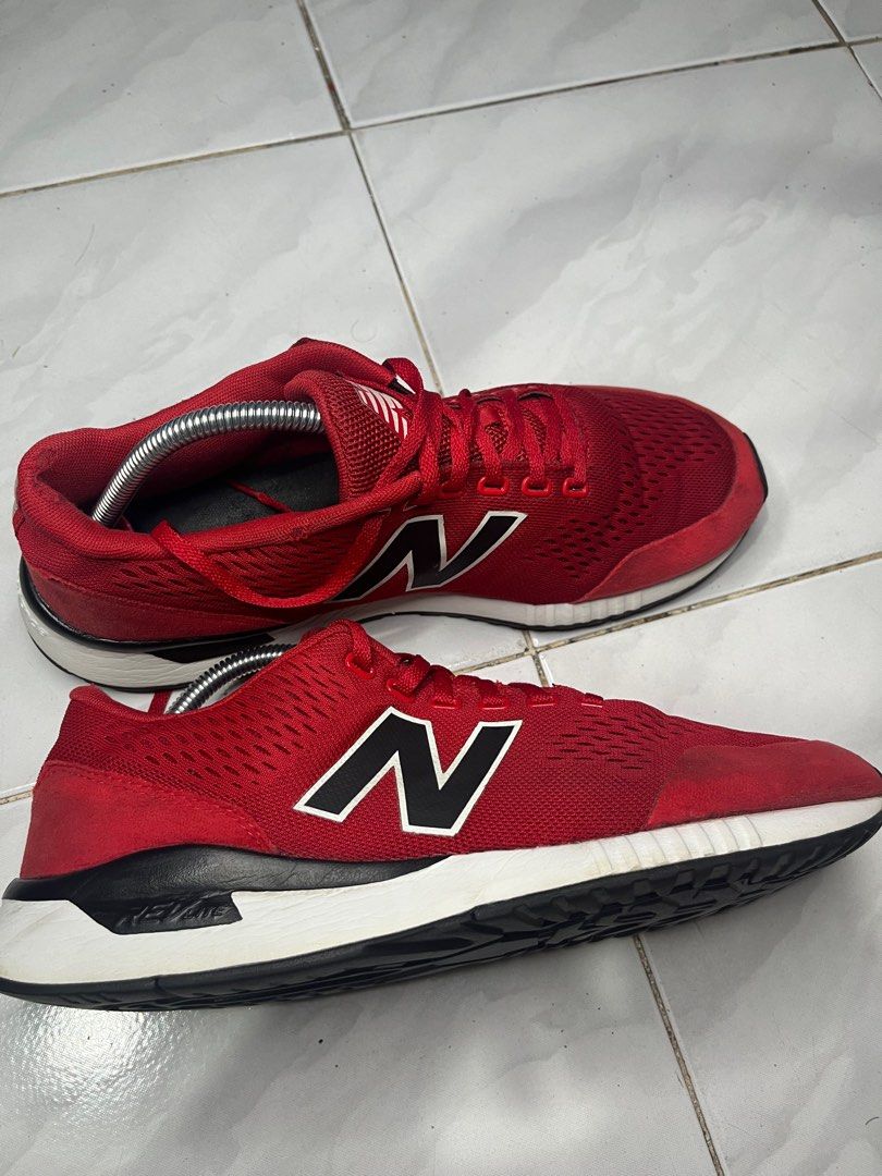 New Balance 005 size 43 Fesyen Pria Sepatu Sneakers di Carousell