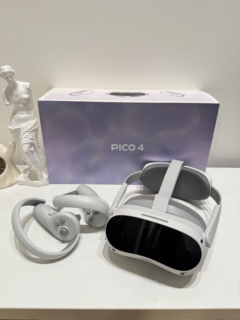 PICO 4 128G VR Headset with box used from japan