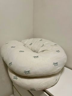 Preloved Maternity Pillow