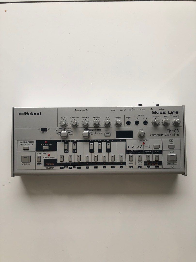 【日本限定モデル】 遠ざかっ Bass TB-03 Roland Line 4日までの出品 美品 鍵盤楽器