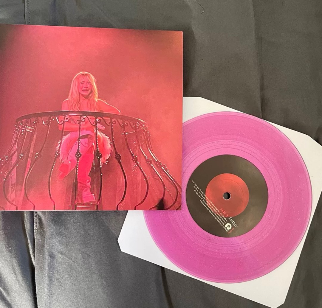 Sabrina Carpenter Feather 7” vinyl single limited edition