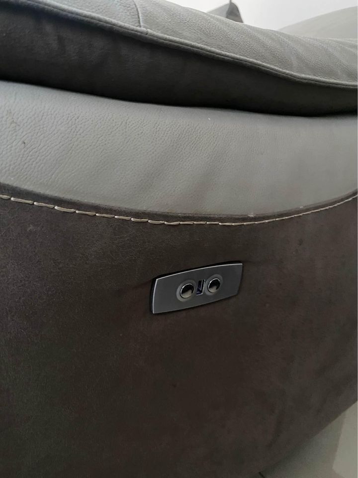 SOFA LEATHER ELECTRIC RECLINER SECTIONAL, FERRARA INFORMA, Perabotan