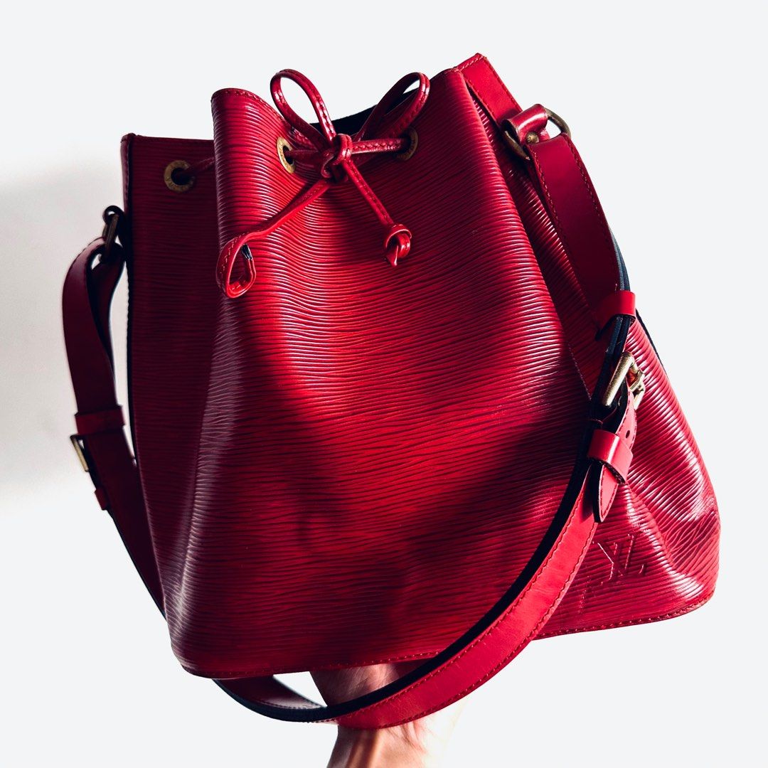 louis vuitton drawstring shoulder bag