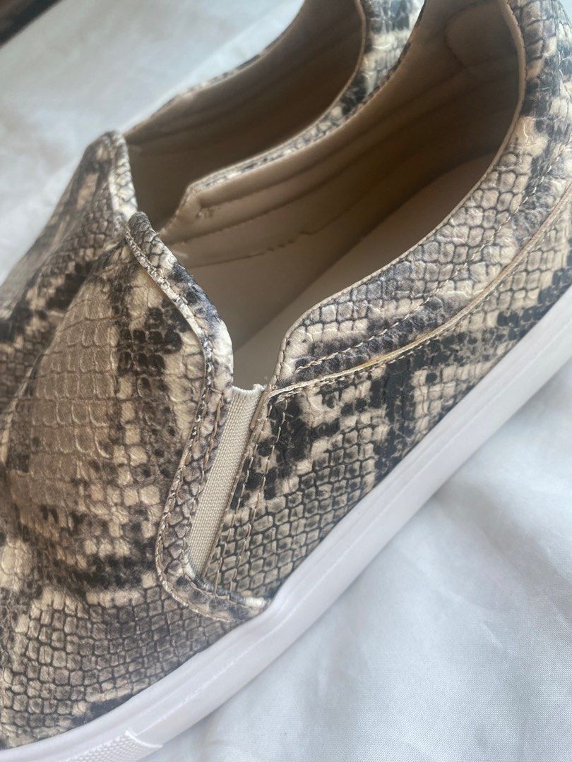 Snakeskin steve madden slip on hotsell