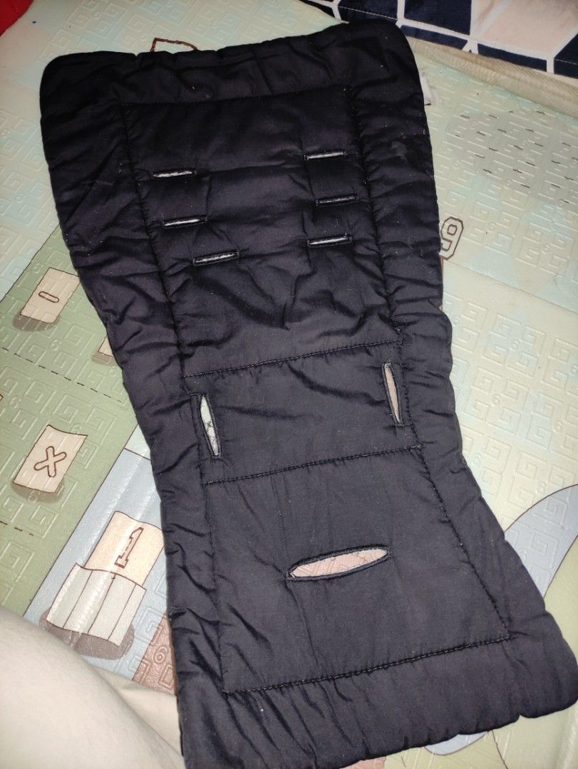 Stroller Pad Preloved no flaws (Category: Strollers) located in Binangonan. Submitted by shopcharliecloset (Listing ID 1287002756, Image 1). Description: no flaws.