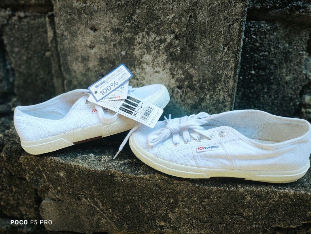 Size 7 on sale superga