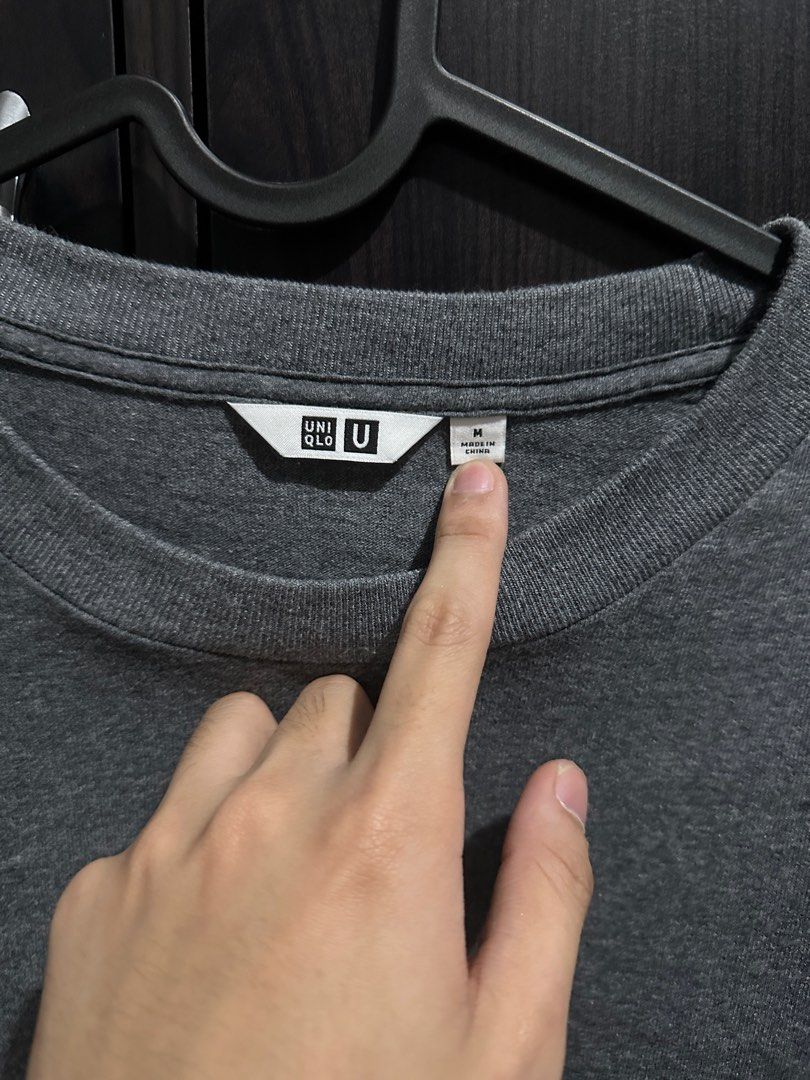 Uniqlo U oversize pocket shirt (Category: Tshirts & Polo Shirts ) located in Manila. Submitted by chefkurry (Listing ID 1286935371, Image 3). Description: Uniqlo U oversize pocket shirt Used once only Medium on tag Php 490 Manila Area.