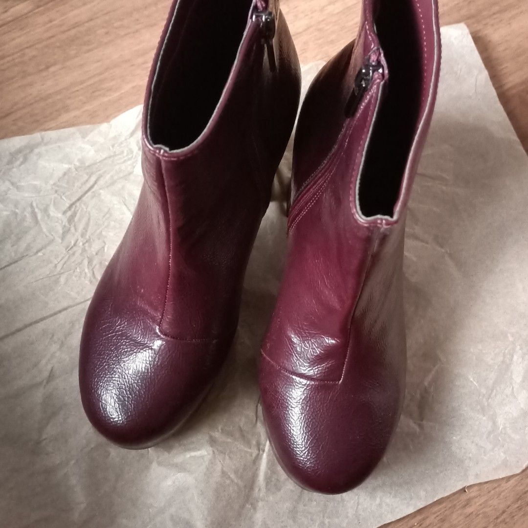 Red boots hotsell for sale