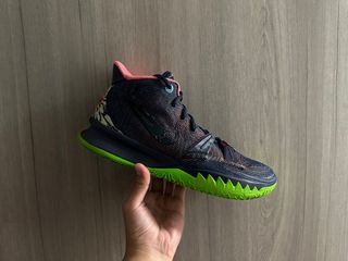 Girls kyrie shop basketball shoes