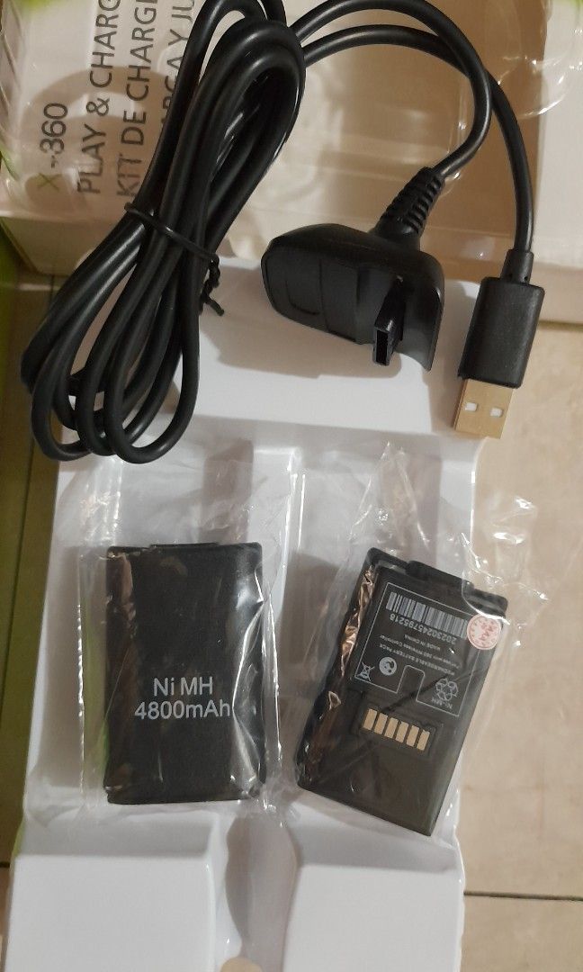XBOX 360 WIRELESS CONTROLLER ORIG 1200 (Category: Controllers) located in Quezon City. Submitted by hajjasittienor (Listing ID 1286993275, Image 2). Description: BRAND NEW. XBOX 360 WIRELESS CONTROLLER ORIG.1200 XBOX 360 BATTERY PACK. 400 ......PWEDE COD ......PWEDE PICK UP⁷.