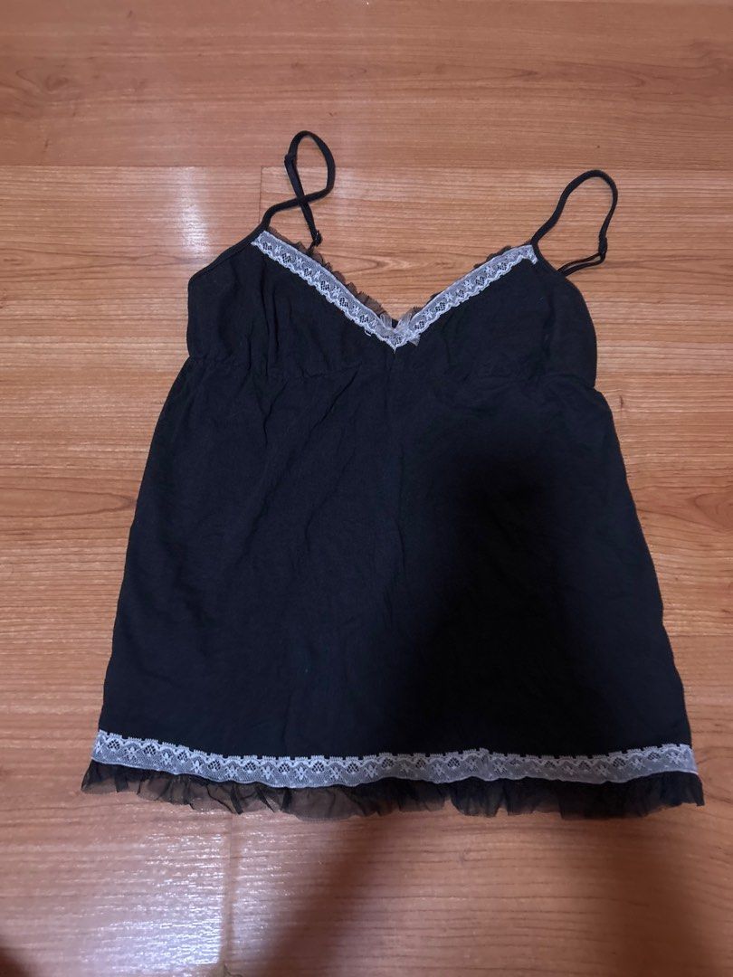 Y2K Gothic Coquette Sleeveless Blouse Top (Category: Sleeveless) located in Paranaque City. Submitted by tteobeokiii (Listing ID 1286997207, Image 1). Description: Love the lace also on this one :> Thrifted this from IG ! No issues for this one :3 fits XS - S .