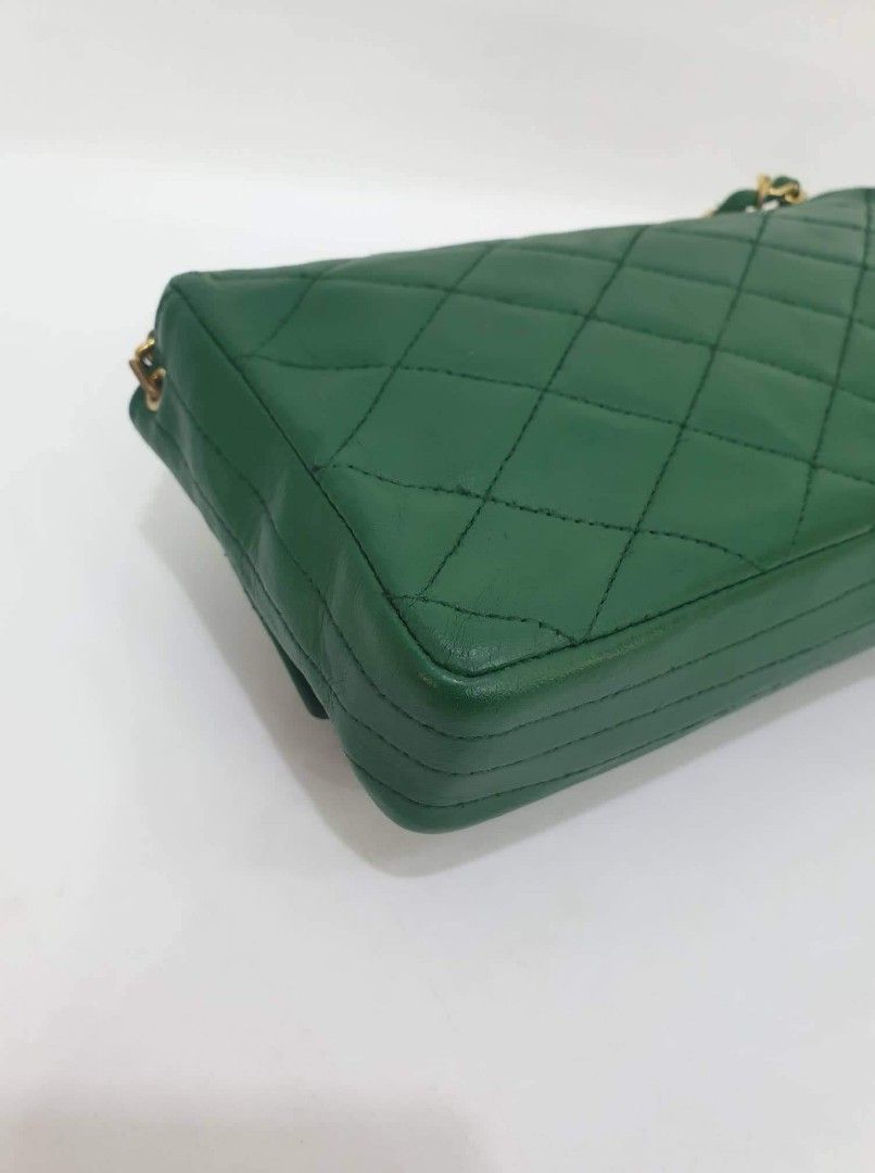 💯% Original Chanel Single Flap (Category: Luxury Bags & Wallets) located in Manila. Submitted by mippolin (Listing ID 1287327983, Image 3). Description: sale sale sale 💯% Original Chanel Single Flap from Japan issue: kaunting faded chain inclusions: holo intact,dustbag money back guarantee po..