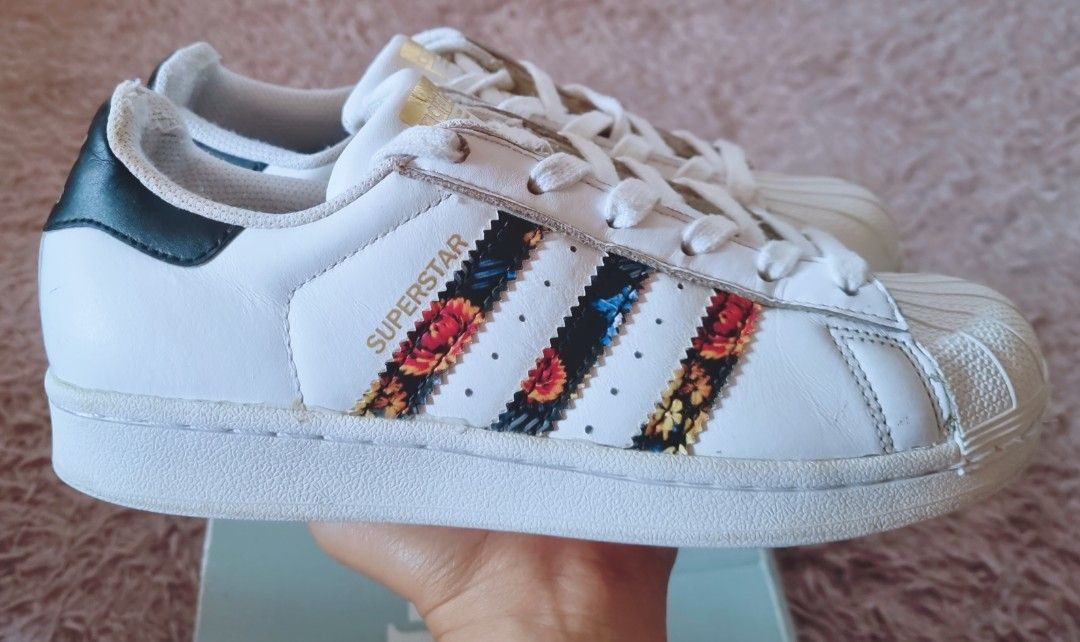 Superstar womens deals blue floral