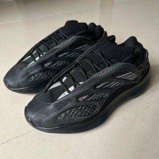 Yeezy 700 discount for sale uk