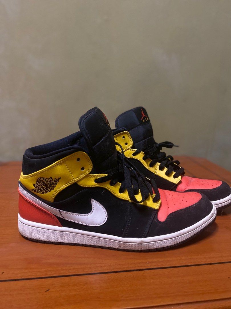 Nike air jordan 1 retro mid se hotsell team orange black