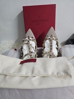 Authentic Nude Valentino Rockstud Caged Flats