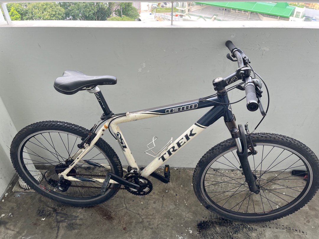 Trek 4200 sale mountain bike